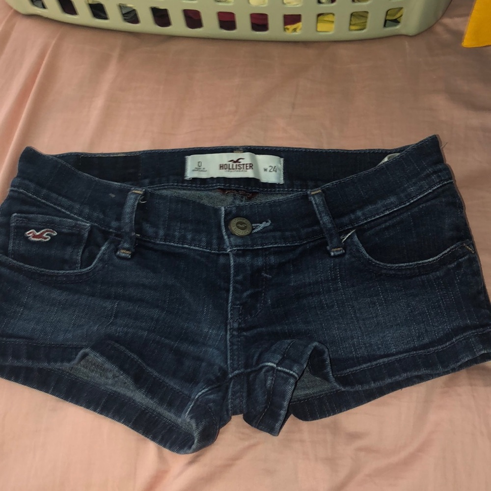 Hollister slow rise shorts